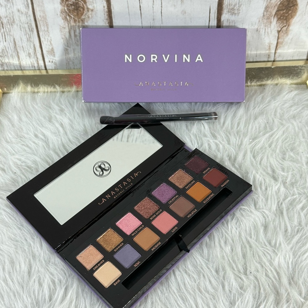 Anastasia Beverly Hills Norvina eyeshadow palette New